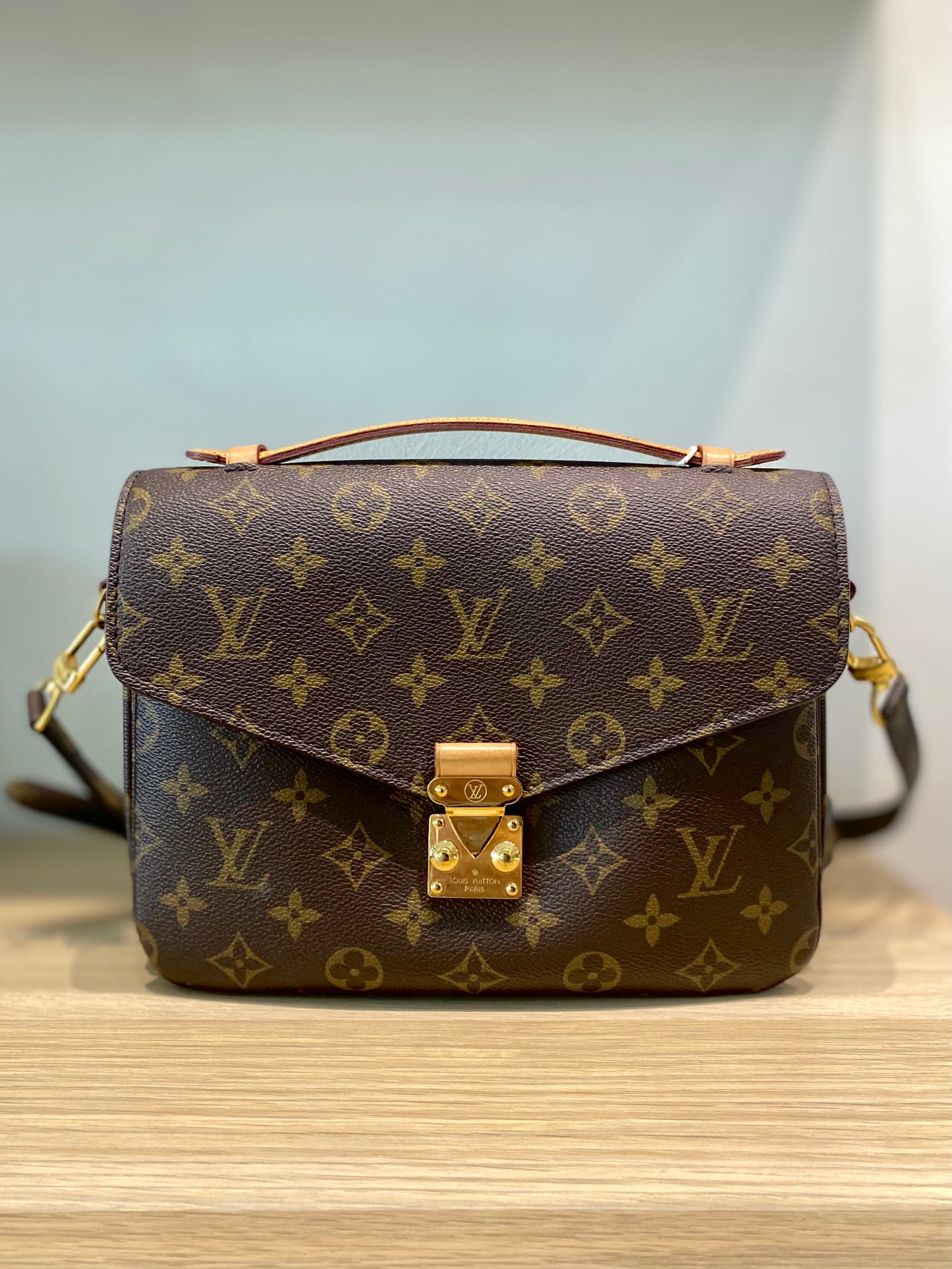 Louis Vuitton Pochette Metis