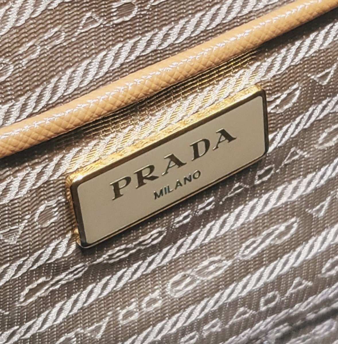 Prada Saffiano Leather Tote Bag - Élysée
