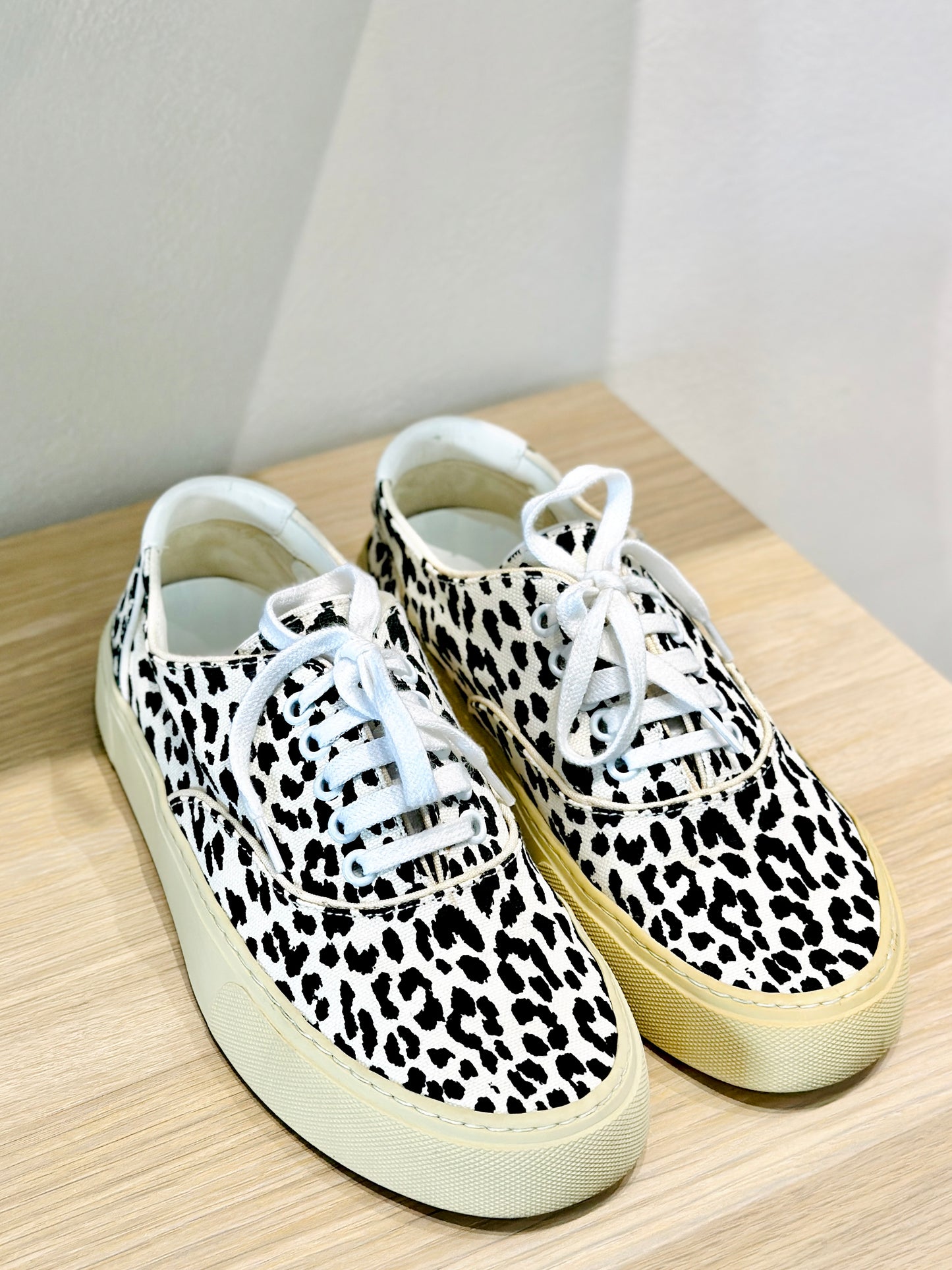 Yves Saint Laurent Baby Cat-Print Sneakers