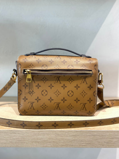 Louis Vuitton Monogram Pochette Metis Reversed